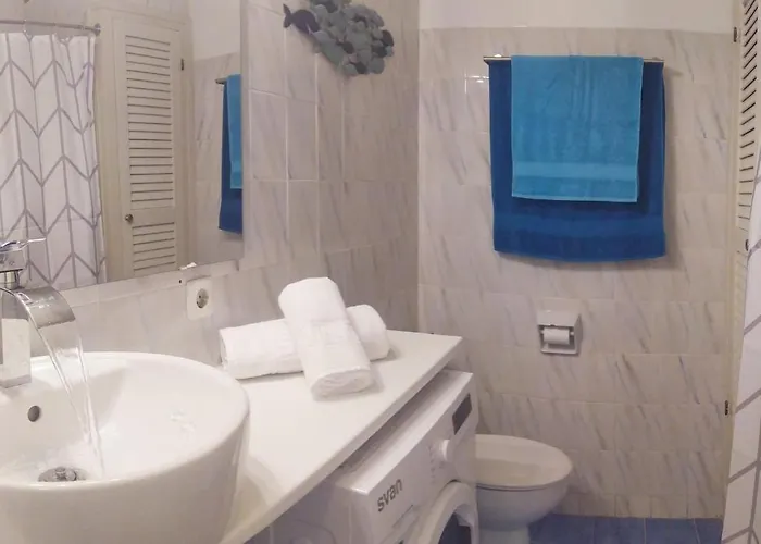 Cheap & Chic En De 2 דירה